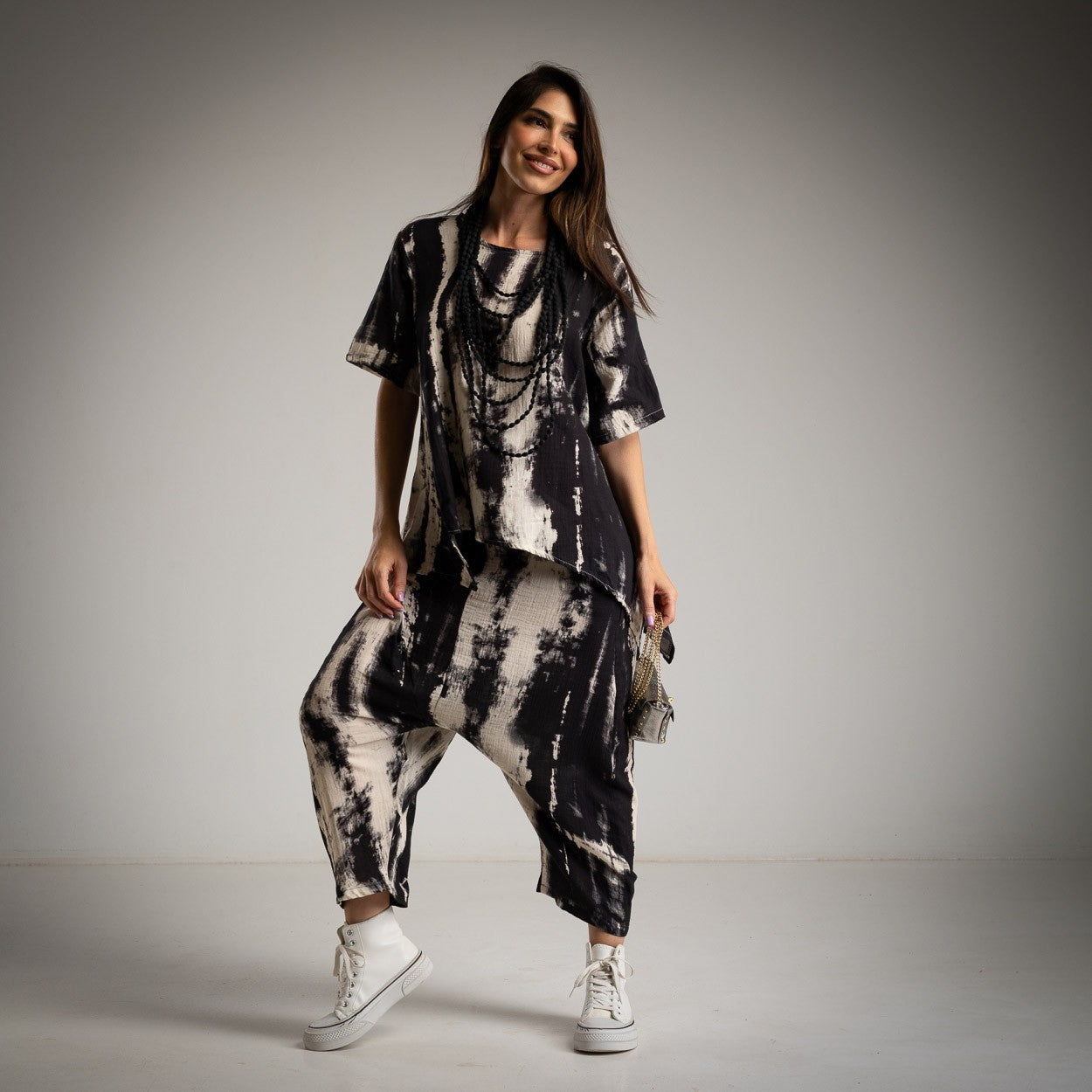 Casaca “Costadillo” Tie-Dye en Negro y Beige