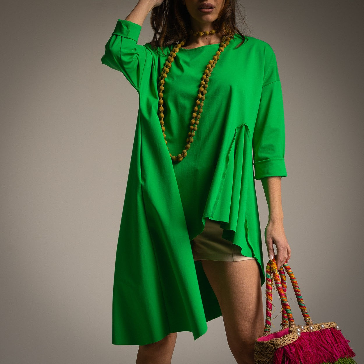 Camisa Verde con Bajo Asimétrico estilo Godet - Made in Italy