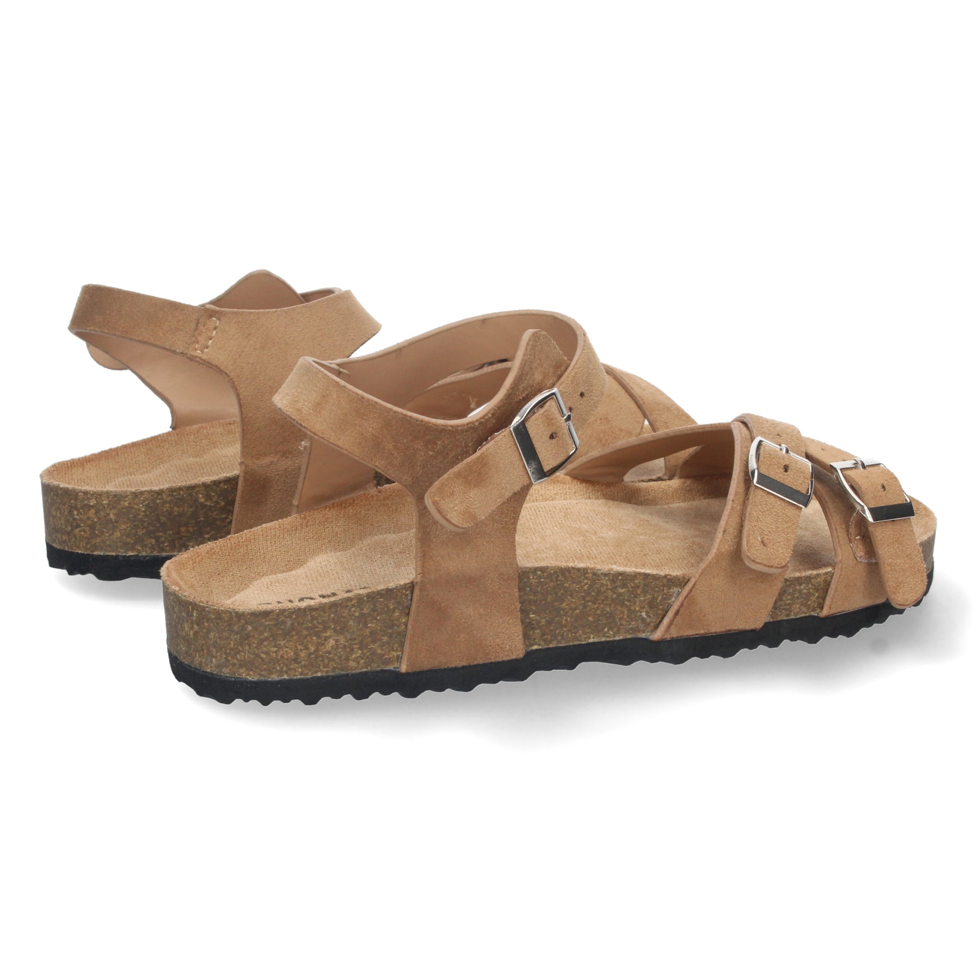 Sandalia plana camel con tiras cruzadas y hebilla al tobillo